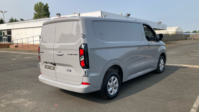 Ford Transit Custom 320 L1 Diesel Fwd 2.0 EcoBlue 136ps H1 Van Limited Auto - Image 10
